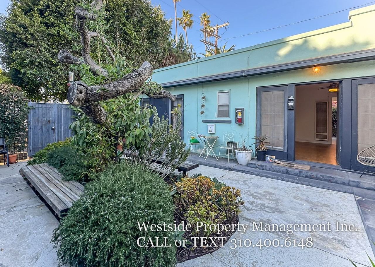 1520 Andalusia Avenue #6 - Photo 7 of 10