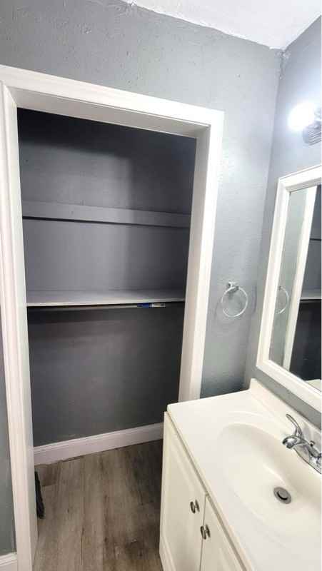 1057 Binkley St - Photo 4 of 8