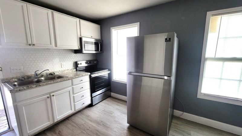 1057 Binkley St - Photo 7 of 8