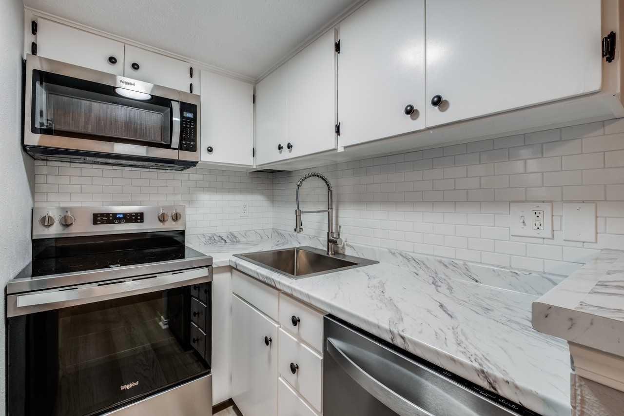 4427 Holland Avenue #202 - Photo 6 of 10