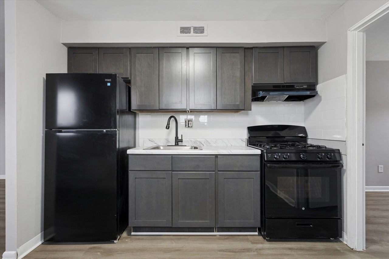 7108 Oxford Ave #22 - Photo 3 of 8