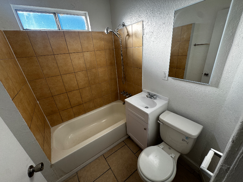 536 W Marshall Blvd #ADU - Photo 4 of 9