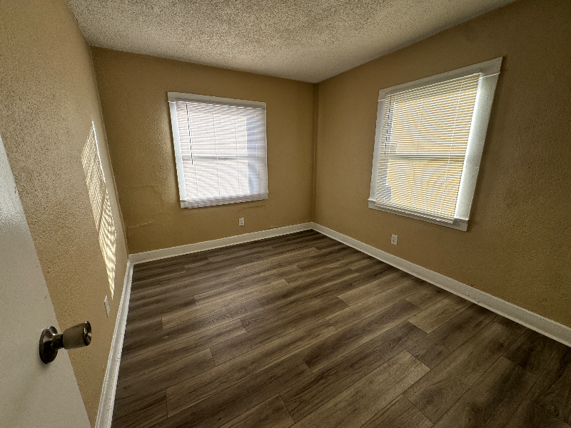 536 W Marshall Blvd #ADU - Photo 5 of 9