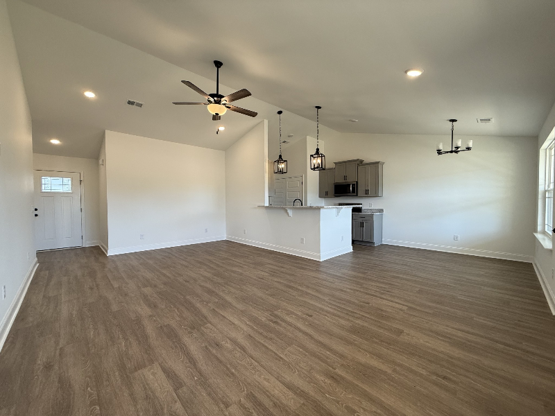 1065 Circle Drive - Photo 4 of 10