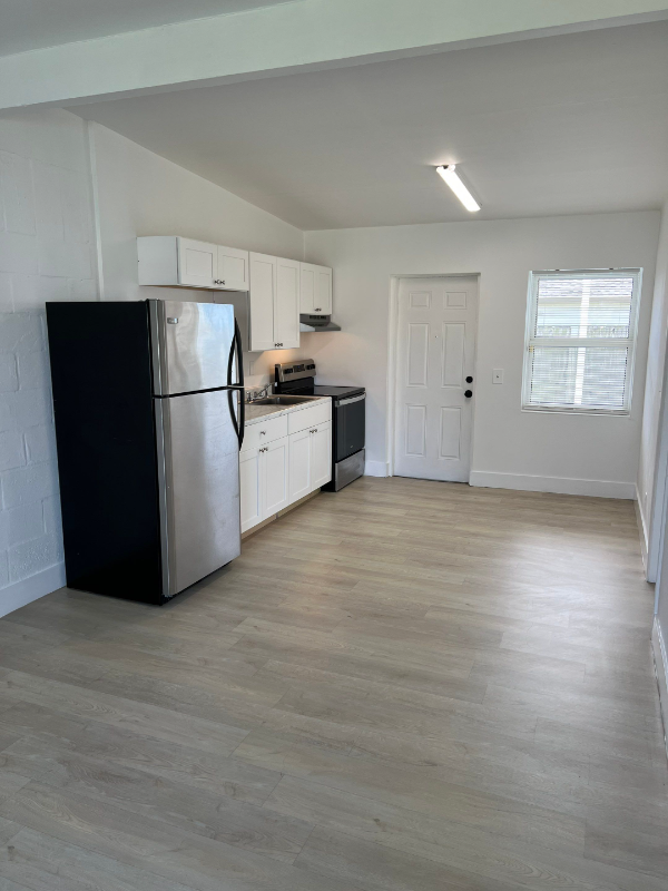 320 Boynton Beach Boulevard #05 - Photo 3 of 11