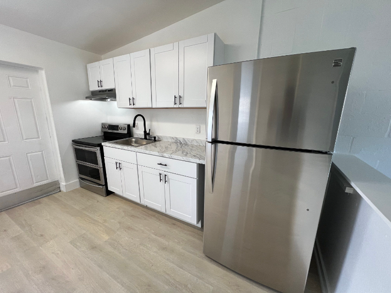 320 Boynton Beach Boulevard #06 - Photo 3 of 11