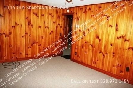 1116 Old Spartanburg Rd - Photo 4 of 7