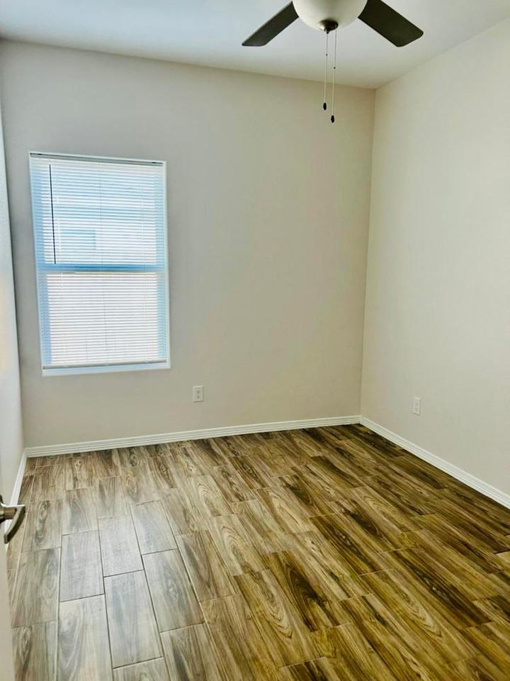 4904 Ncrown Point #3 - Photo 6 of 8