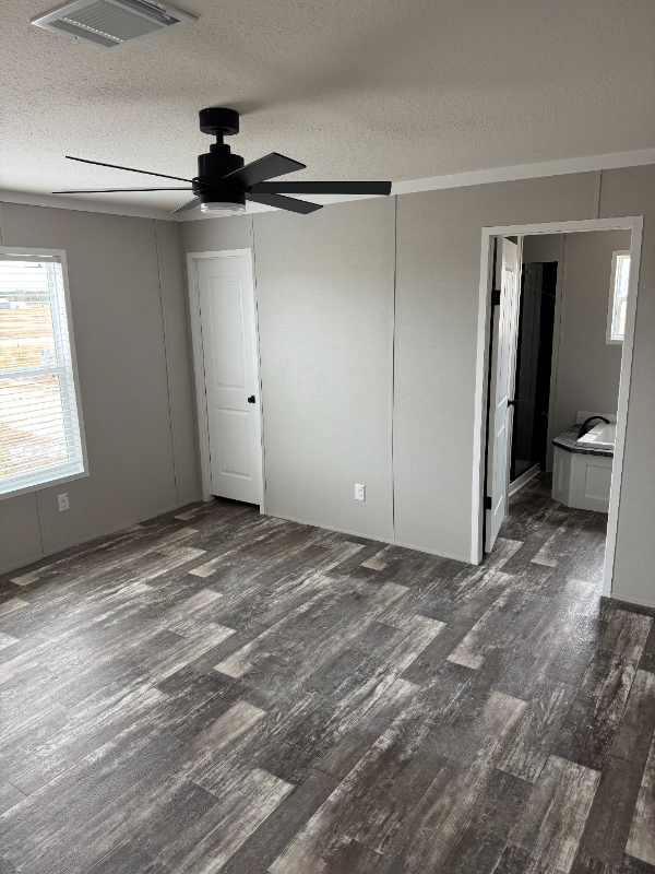 324 Patriot Ln - Photo 2 of 13