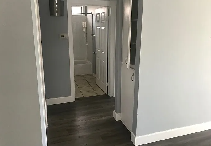 212 S Ave #A - Photo 6 of 10