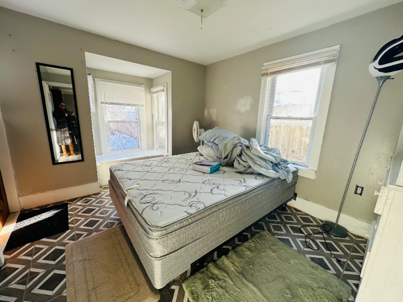 122 W Oneida St - Photo 5 of 7