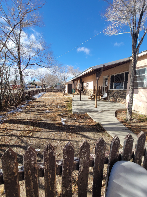 595 Charles Avenue - Photo 3 of 17