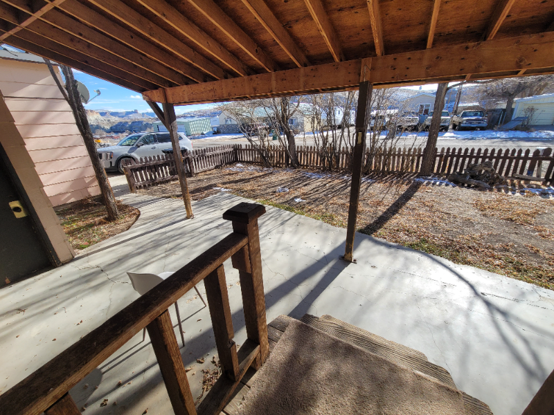 595 Charles Avenue - Photo 4 of 17