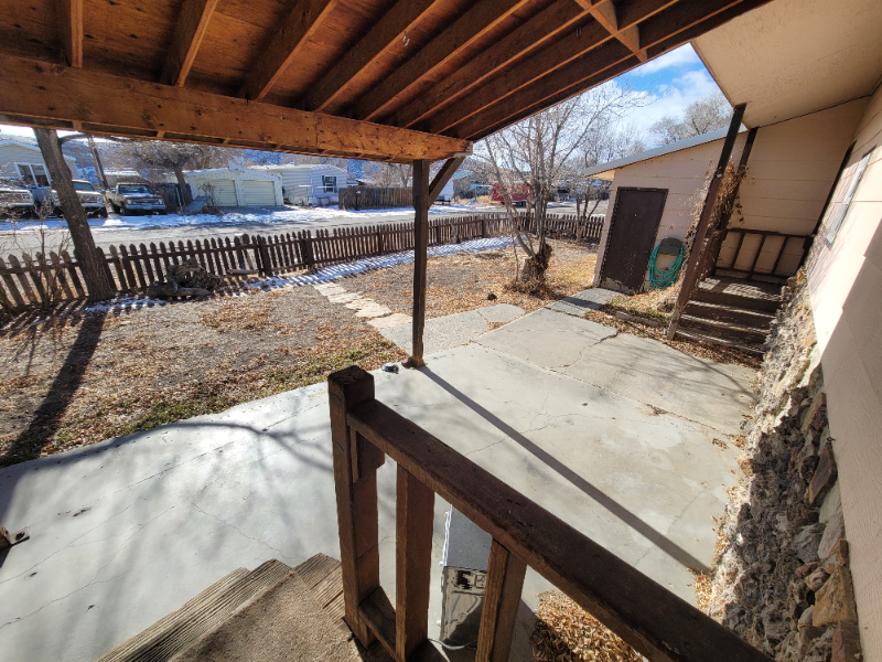 595 Charles Avenue - Photo 5 of 17