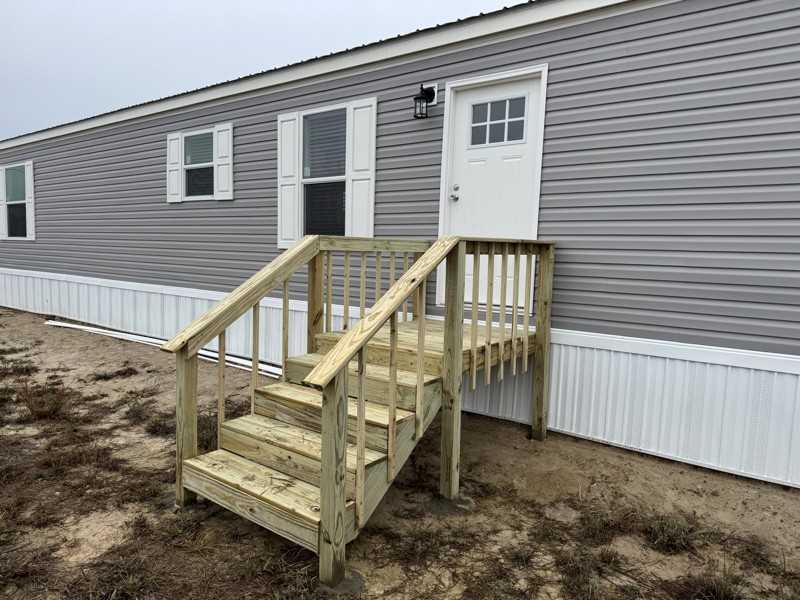 300 Patriot Ln - Photo 2 of 11