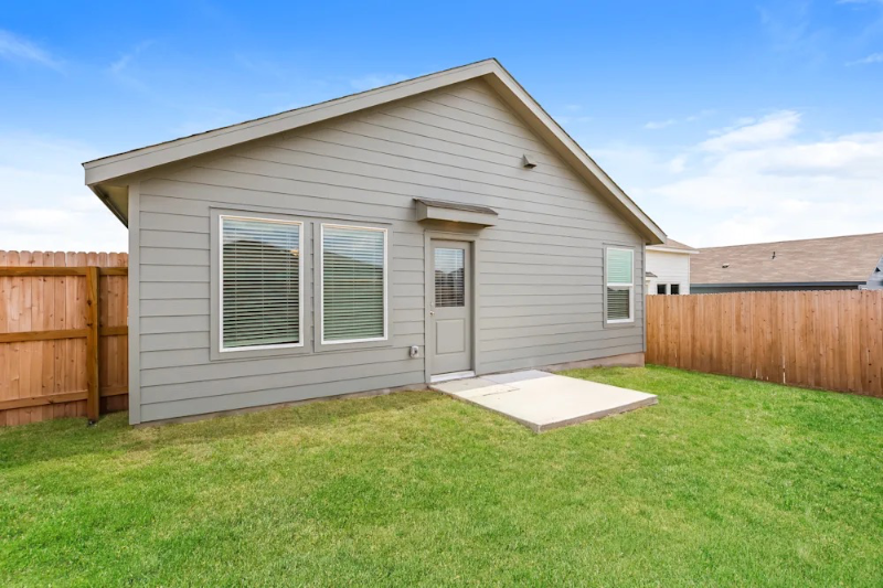 3703 Axis Hill St #1 - Photo 3 of 10