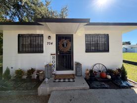 704 Lakeland - Photo 1 of 1