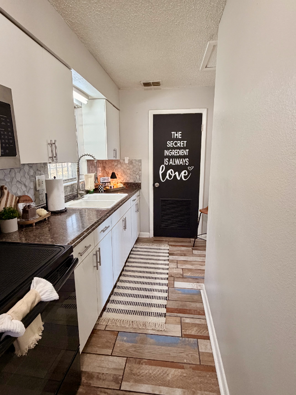 704 Lakeland - Photo 5 of 16