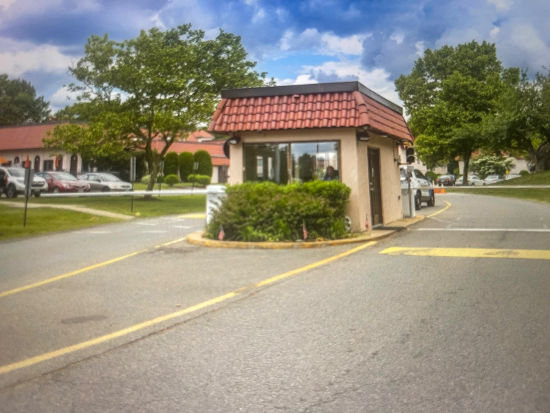 24 Madrid Sq #4 - Photo 5 of 8