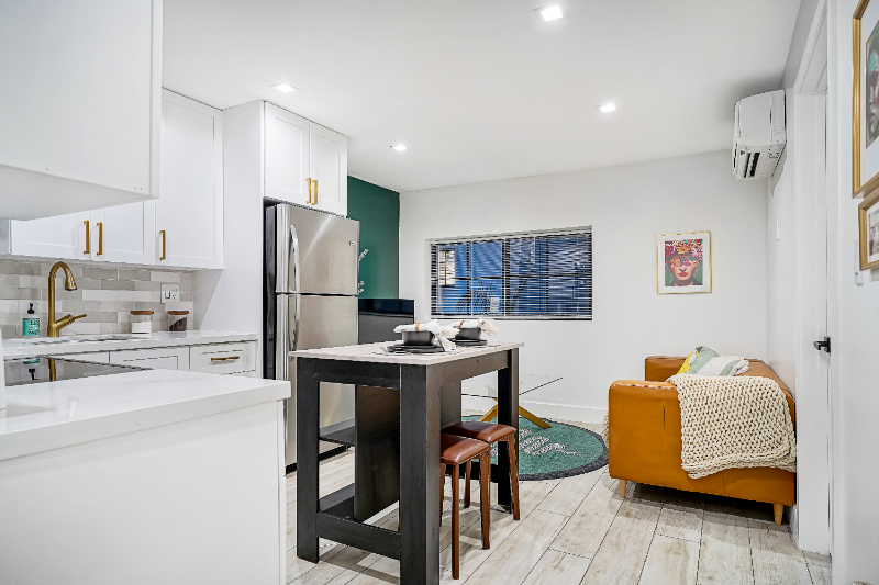 1718 Swst #2 - Photo 6 of 19