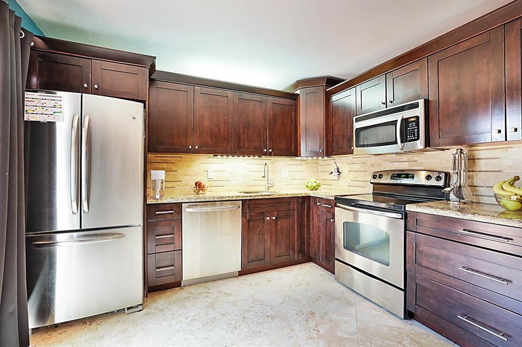 2876 Waterford Drive South #2876 - Photo 2 of 27