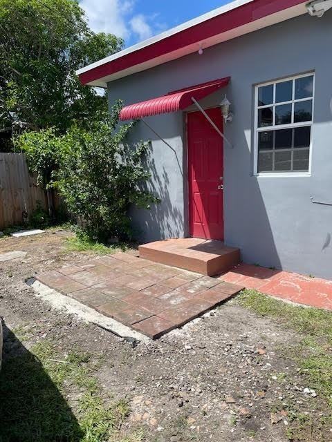 1628 Mckinley Street #1628 - Photo 2 of 8