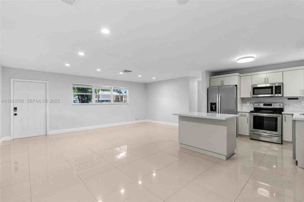 1472 Cypress Creek Road #1472-1472 - Photo 2 of 35