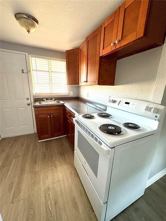 4611 N Hubert Ave #4611-13 - Photo 3 of 9