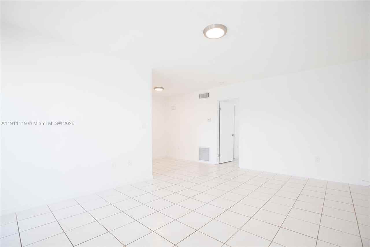 1060 Northeast 78th Street Road #1060-10 - Photo 7 of 16