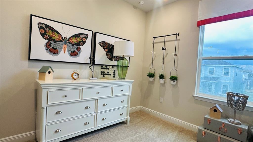 16450 Hamlin View Street #16450 - Photo 4 of 32