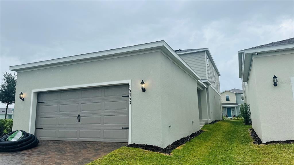 16450 Hamlin View Street #16450 - Photo 7 of 32