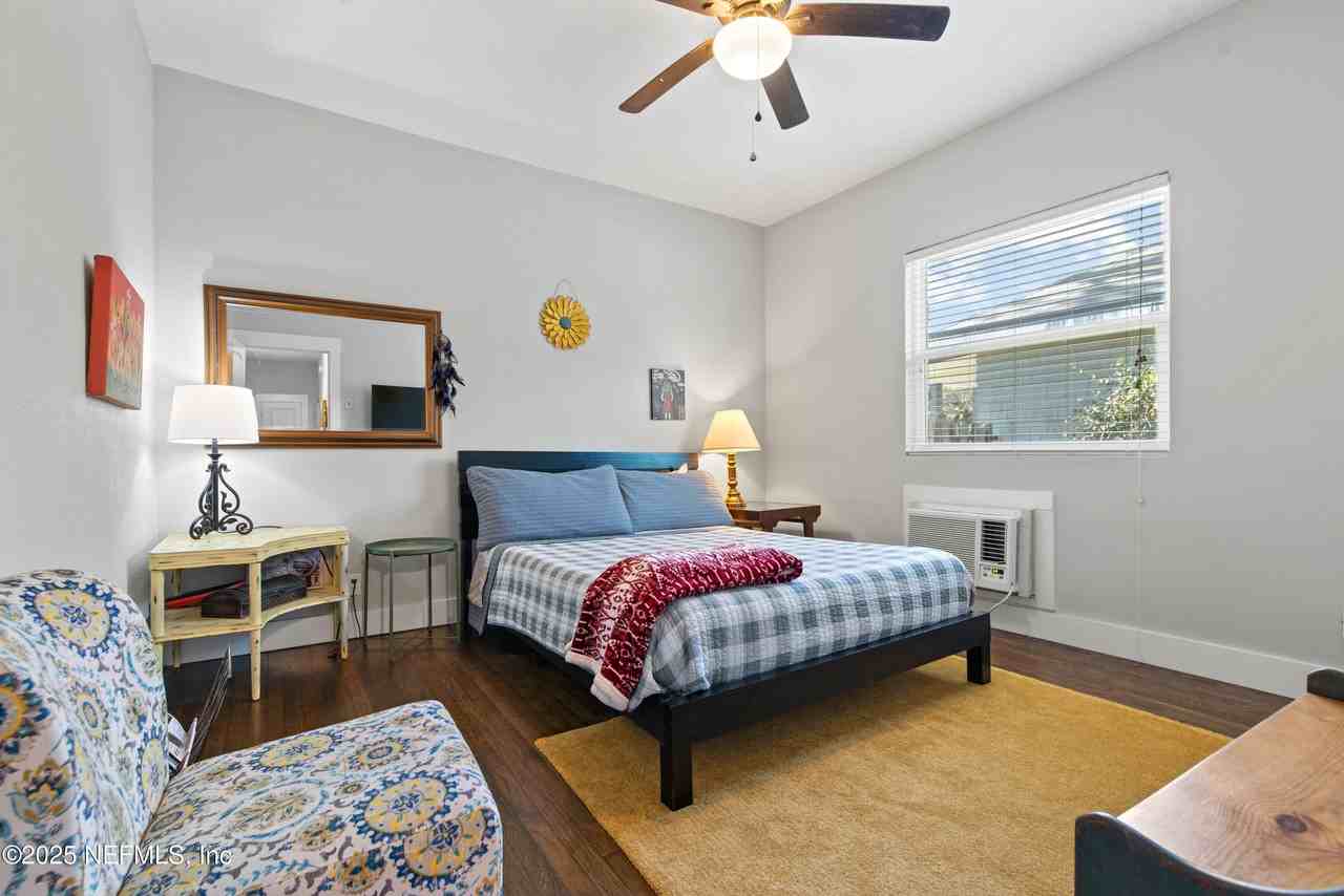 909 Cedar Street #909 - Photo 3 of 15