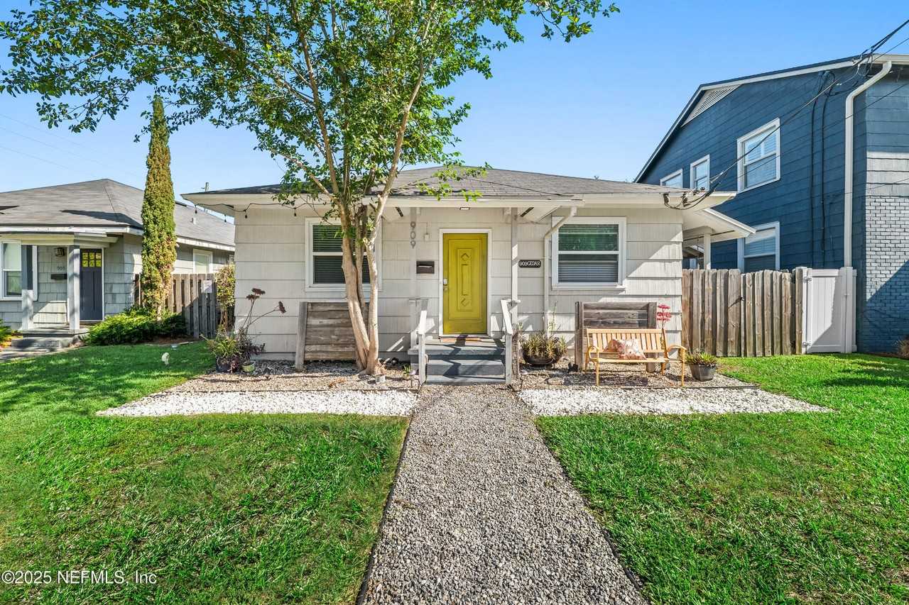 909 Cedar Street #909 - Photo 5 of 15