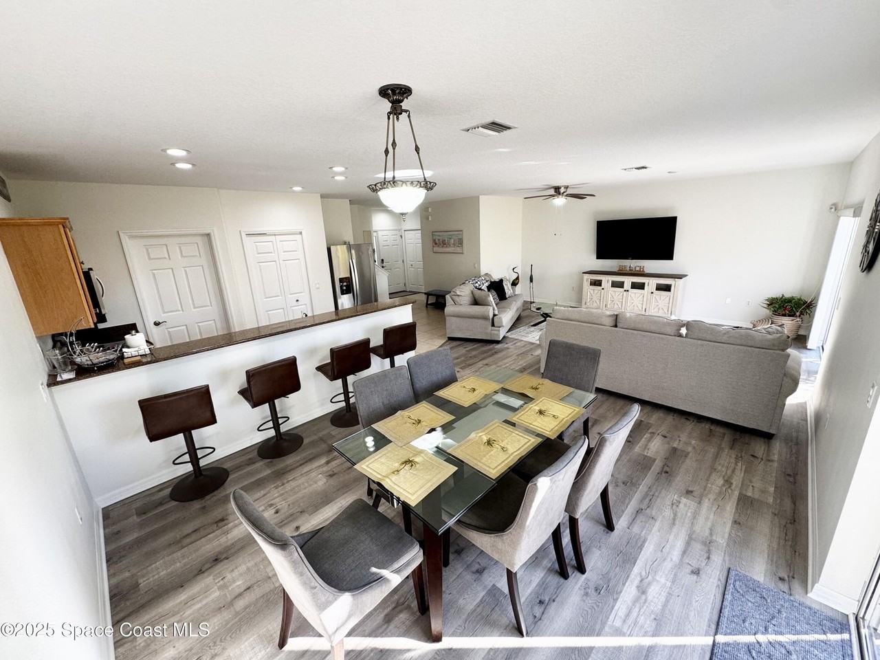 121 Majestic Bay Avenue #121 - Photo 2 of 46