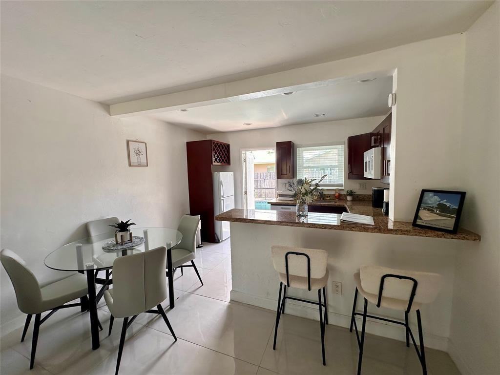 5411 Northeast 22nd Terrace #5411 - Photo 5 of 14