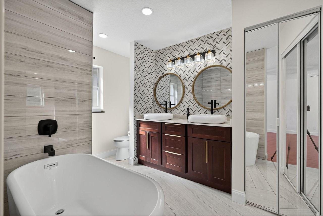 7004 Galleon Cove #7004 - Photo 2 of 50