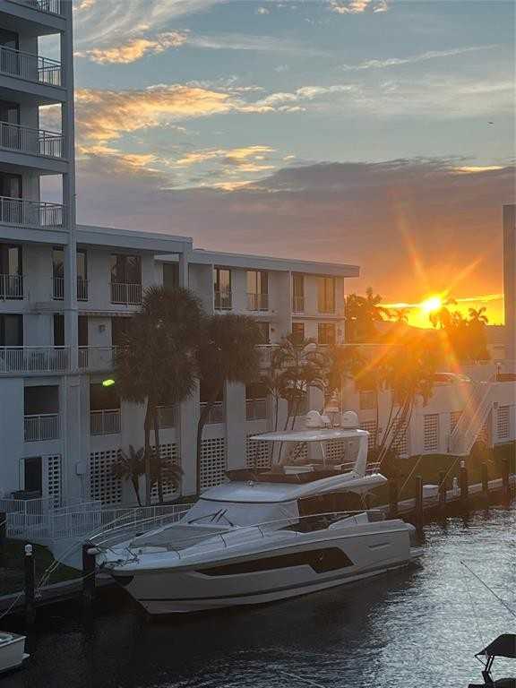 3100 Ne 49th St #3100-204 - Photo 3 of 10