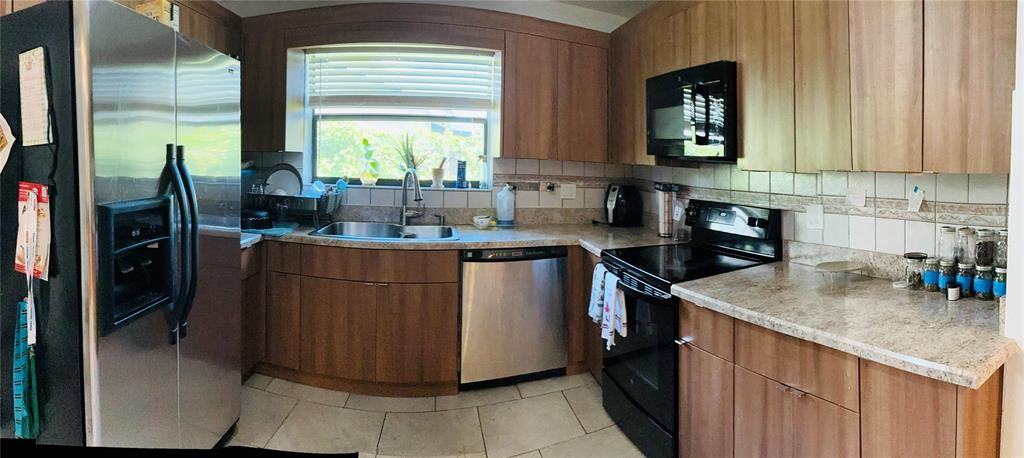 12900 Southwest 13th Manor #12900 - Photo 3 of 6