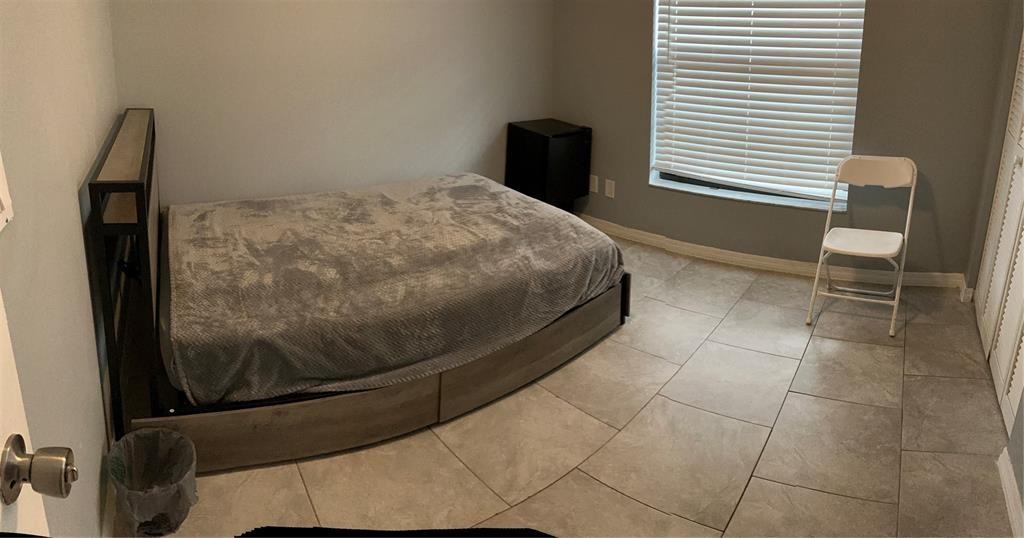 12900 Southwest 13th Manor #12900 - Photo 4 of 6