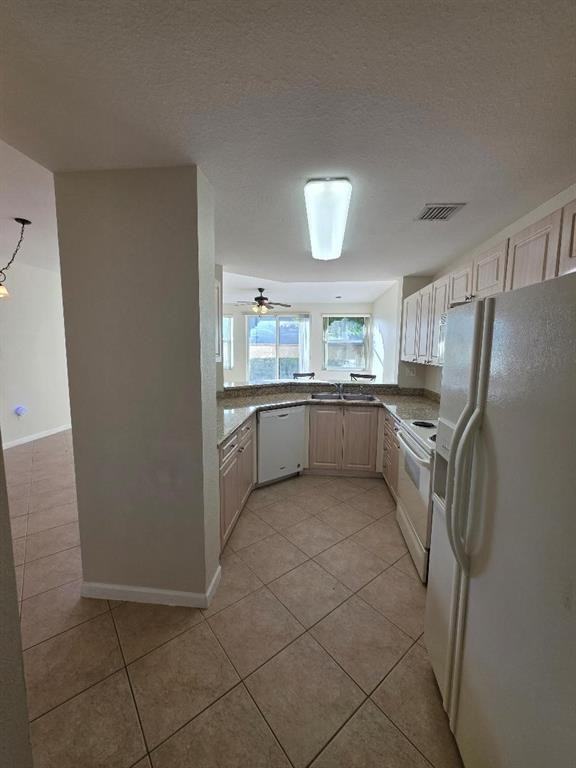 Country Club Boulevard #3002 - Photo 5 of 9