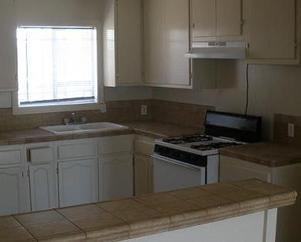 1107 1/2 L St - Photo 3 of 3