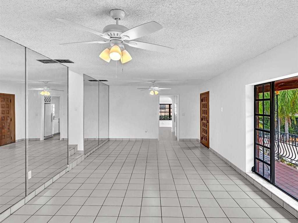 8020 Sw 19th St #8020 - Photo 3 of 23