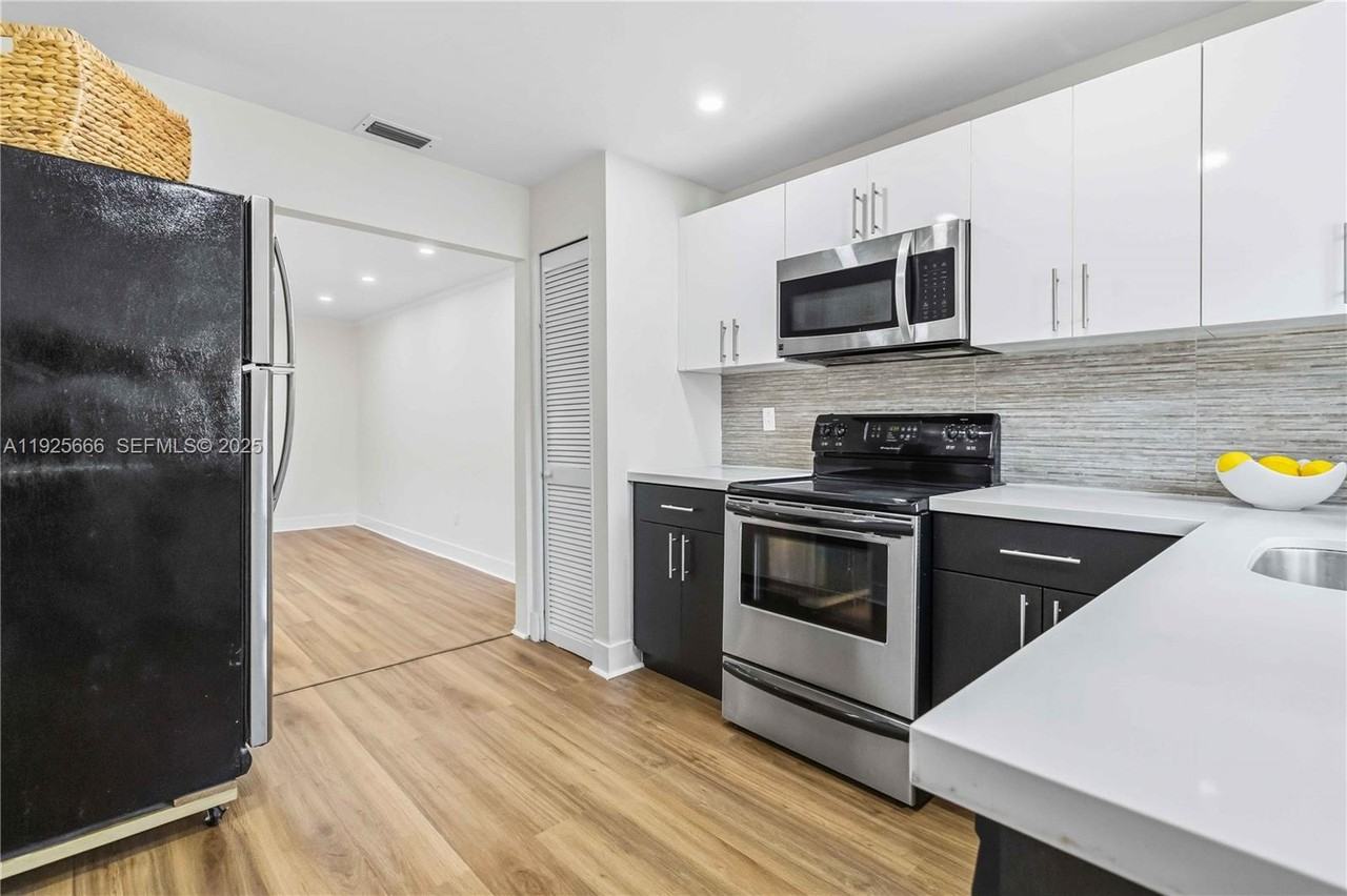 3240 Sw 69th Ave #3240-2 - Photo 2 of 26