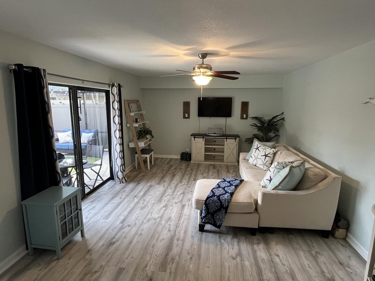 7510 75th Way #7510 - Photo 2 of 43