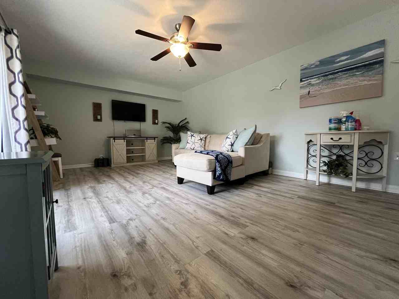 7510 75th Way #7510 - Photo 3 of 43