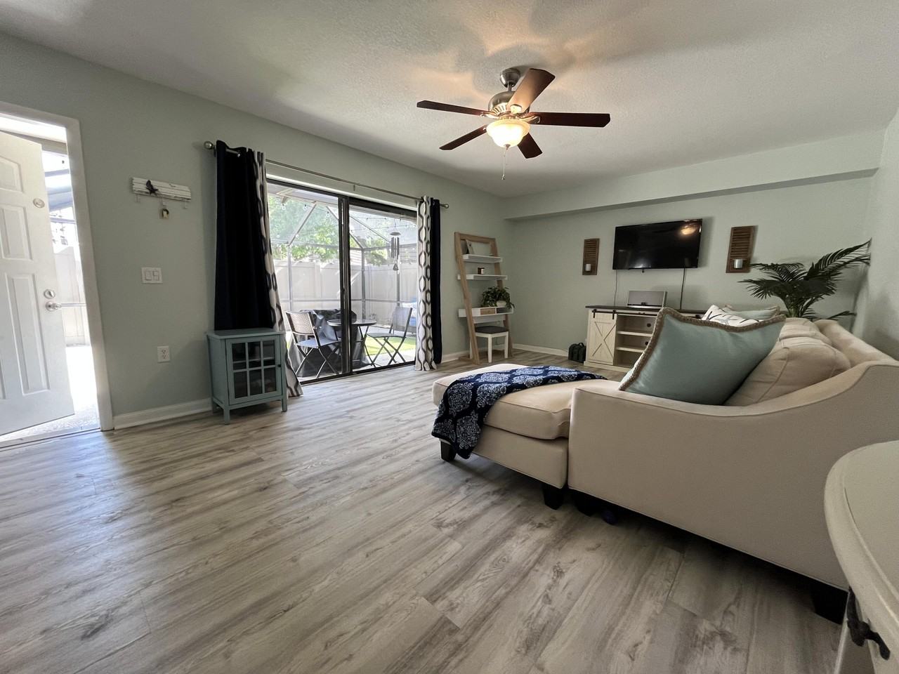 7510 75th Way #7510 - Photo 5 of 43