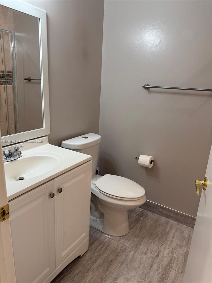 17449 Sw 143rd Pl #17449 - Photo 3 of 19