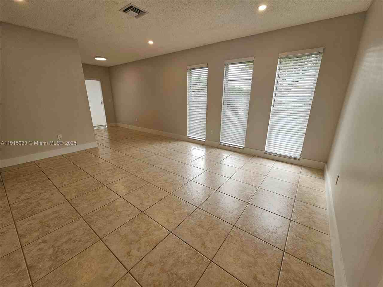 2509 Hayes St #2509-2509 - Photo 3 of 7