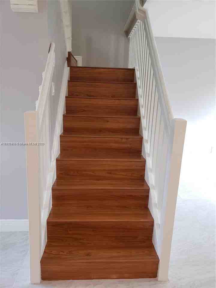 20886 Nw 2nd St - Photo 2 of 17