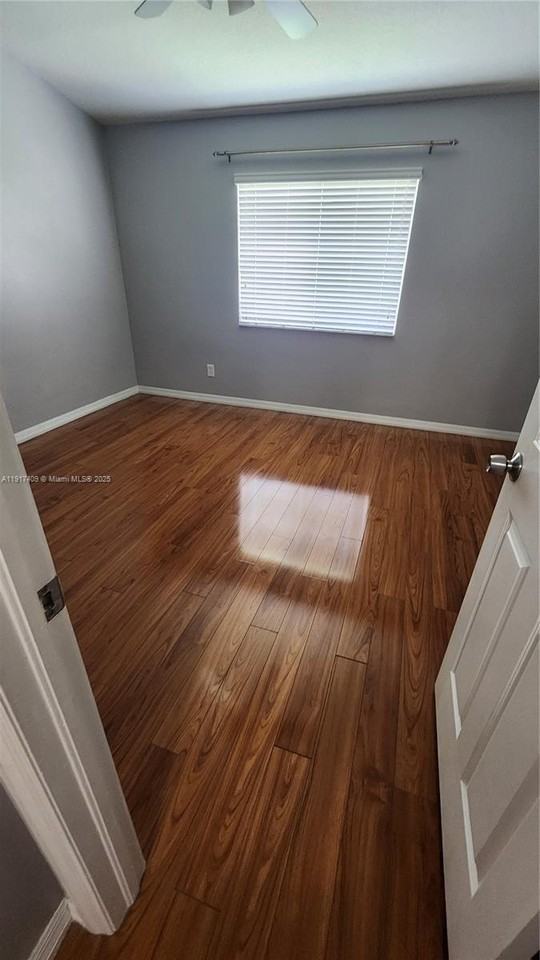 20886 Nw 2nd St - Photo 3 of 17